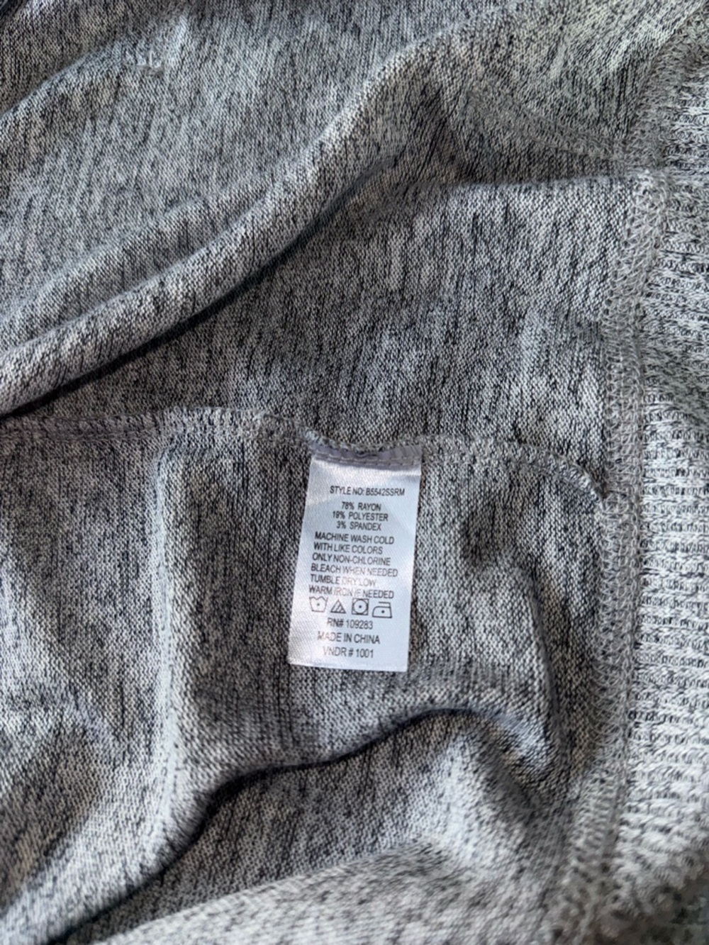 NWT!Ultra lightweight Surf Style zip up sweater - Picture 5 of 8